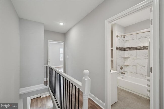 Building Photo - 447 Durfor St