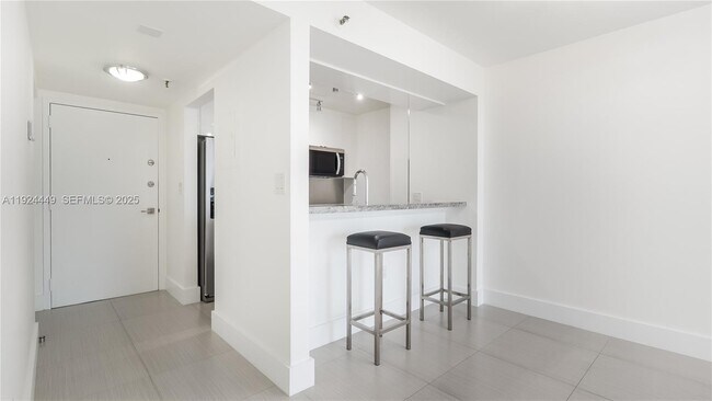 Building Photo - 850 N Miami Ave