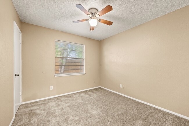 Building Photo - 6333 Scott Ct