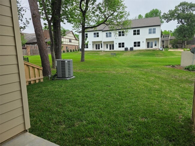 Building Photo - 12255 Trail Hollow Dr