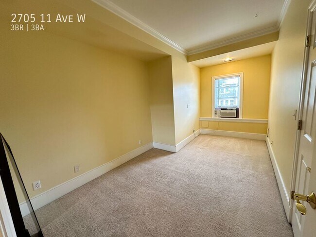 Building Photo - Queen Anne - Must See 3 Bedroom / 3 Bath Home