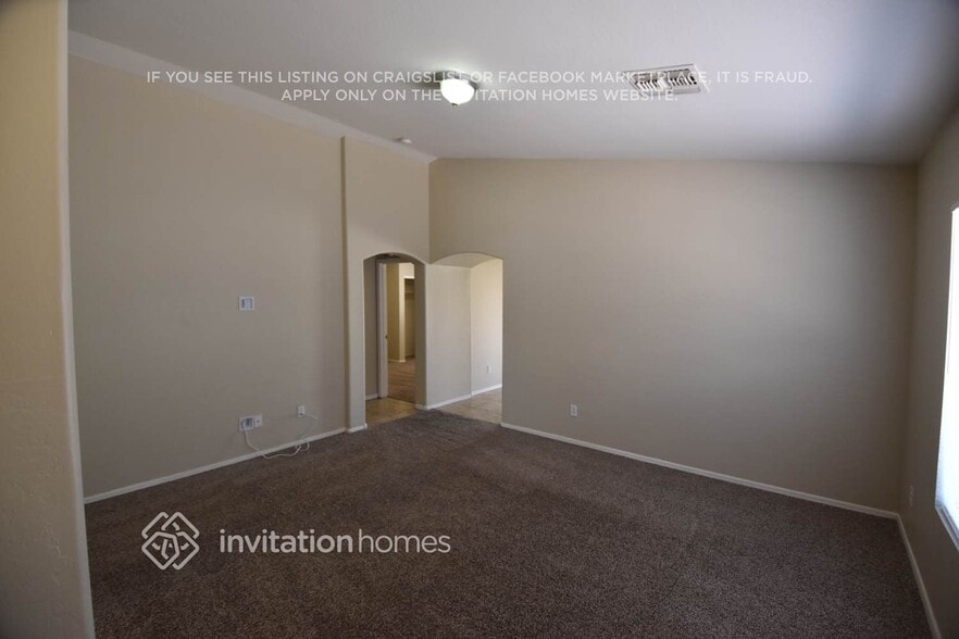 Building Photo - 12018 W Aster Dr