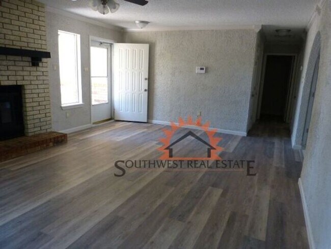 Building Photo - Nicely updated brick home.