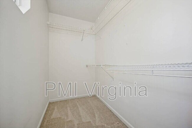 Building Photo - 1213 Ruxton Ct