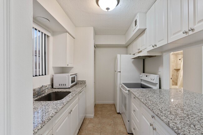 Building Photo - 12100 Melville Dr