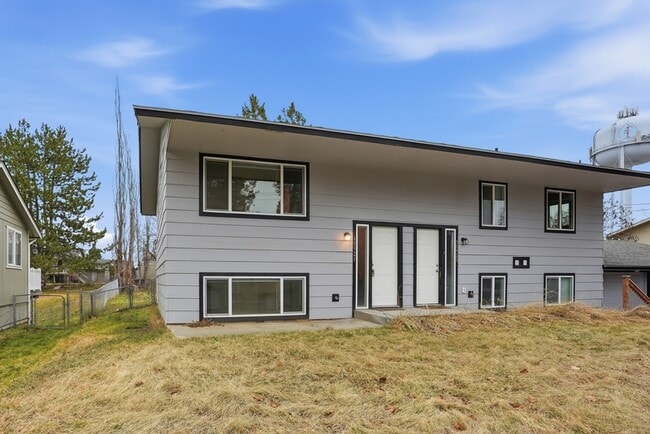 Building Photo - 10921 E 16th Ave