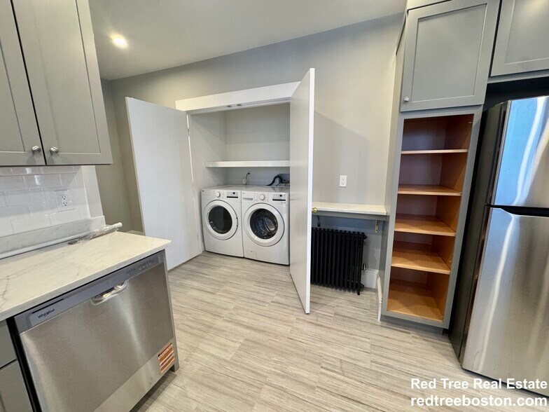 Building Photo - 69 Turner St