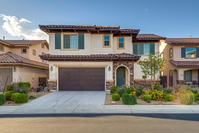 Building Photo - Welcome to your dream home located in the prestigious guard-gated community of Tuscany in Henderson!