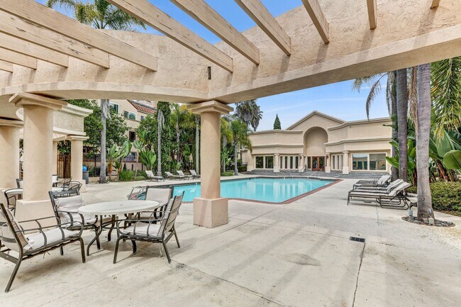 Building Photo - $500 Move In Special - Studio in the Venetian Community in UTC w/ Parking Included!