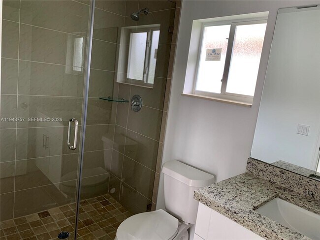 Building Photo - 5711 Buchanan St