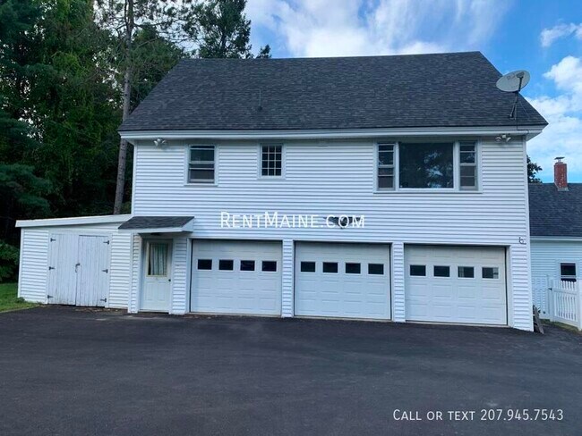 Building Photo - 198 Main Rd N