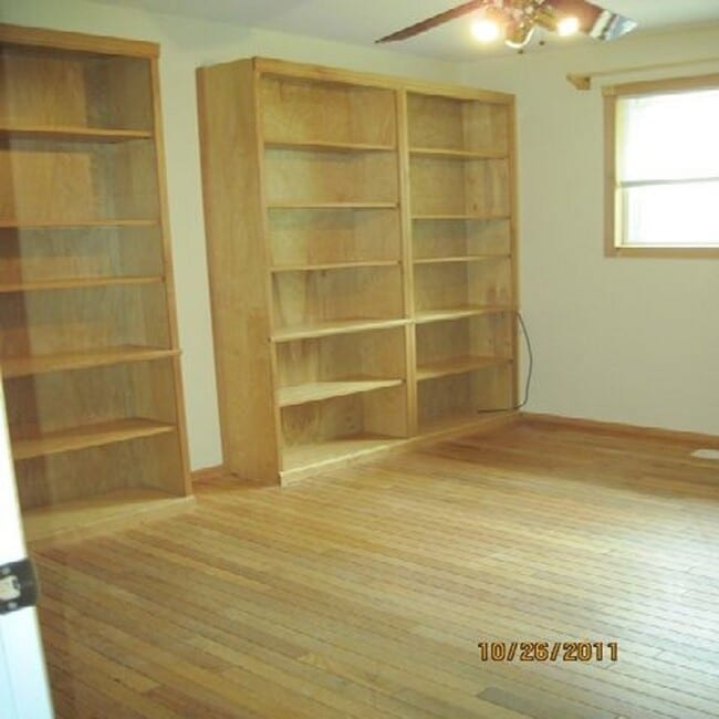 Building Photo - 5007 W Irving St