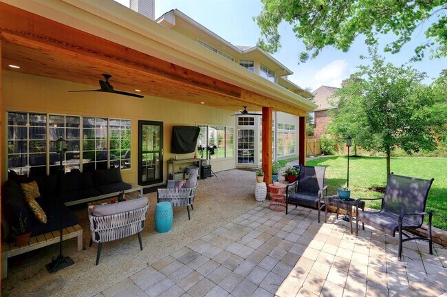 Building Photo - 8108 Asmara Dr