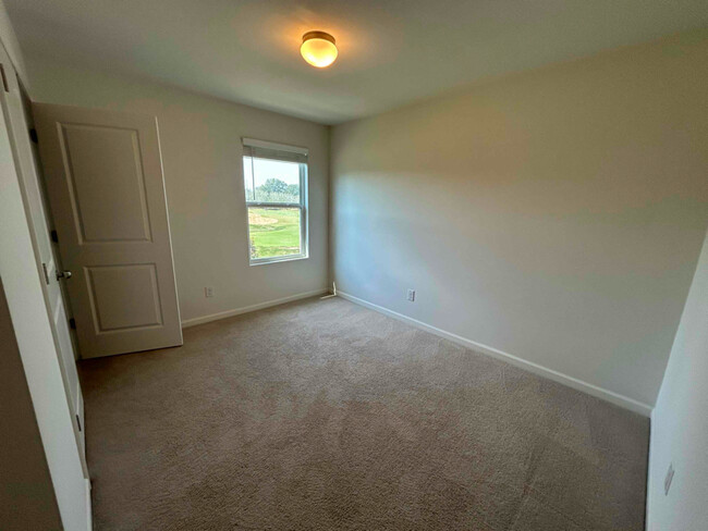 Building Photo - 112 Davenport Dr