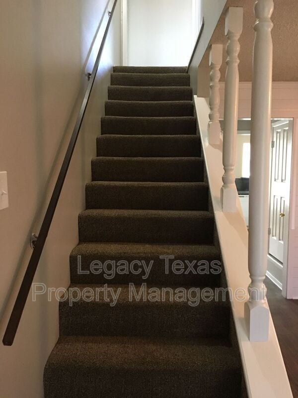 Building Photo - 1409 Courtney Pl