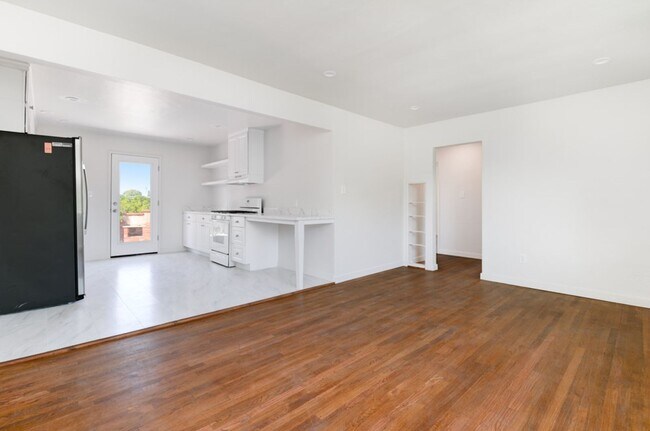 Building Photo - 4028 Casita Way