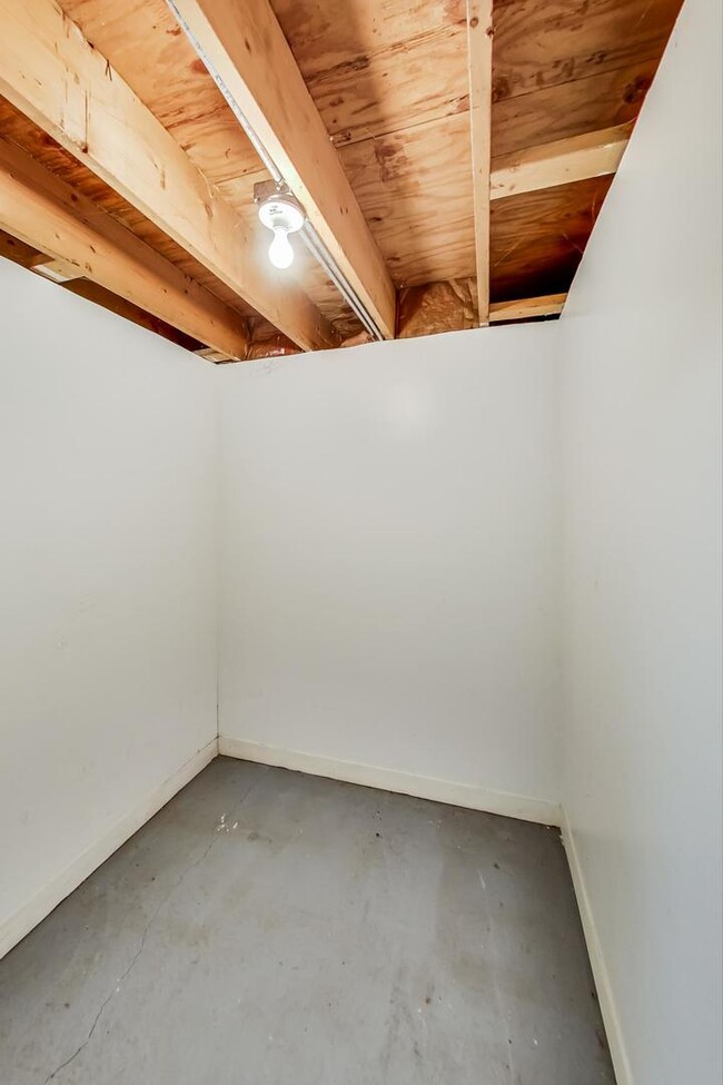 Building Photo - 1452 W Cortez St