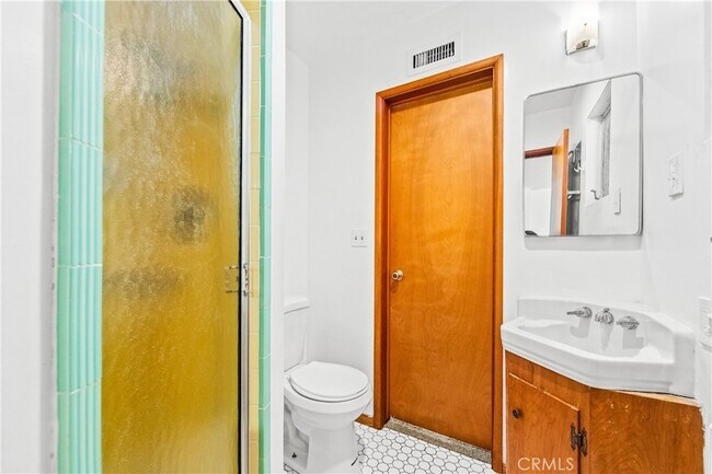 Building Photo - 454 N Shattuck Pl