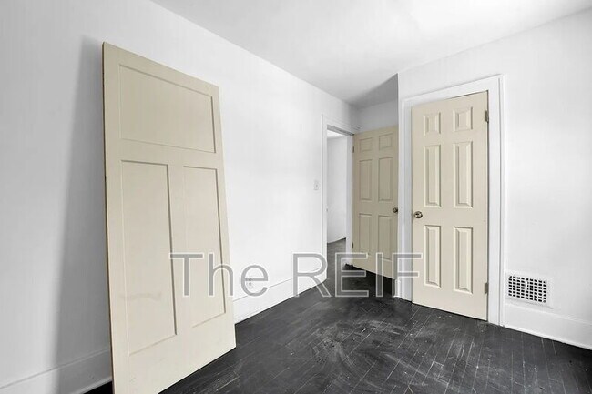 Building Photo - 15906 Alden St