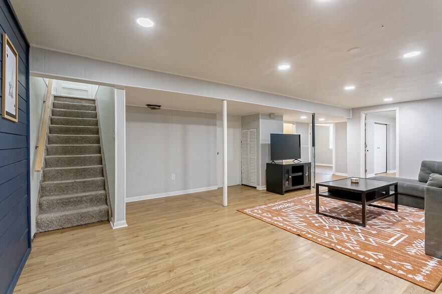 Building Photo - 8490 Benton St