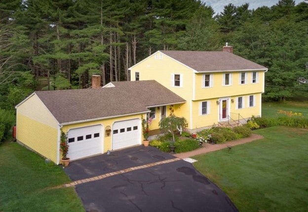 Primary Photo - 9 Foxtail Dr