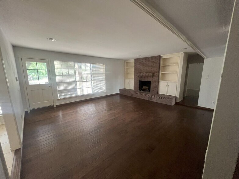 Building Photo - 3813 Whiterock Trail