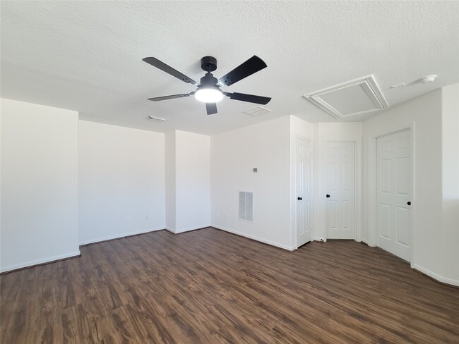 Building Photo - 21123 Amber Crossing Dr