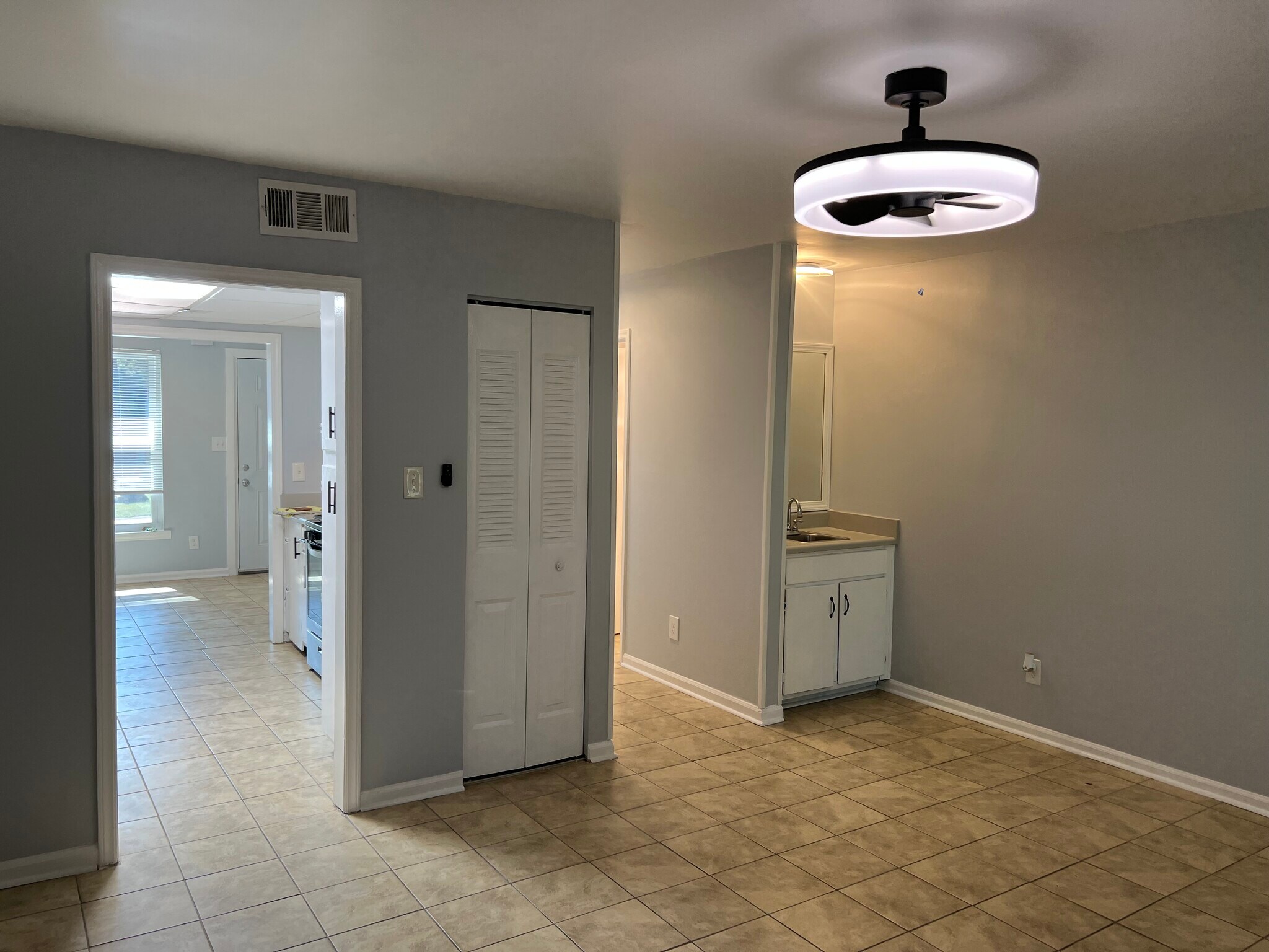 Building Photo - 6419 Baker Ct