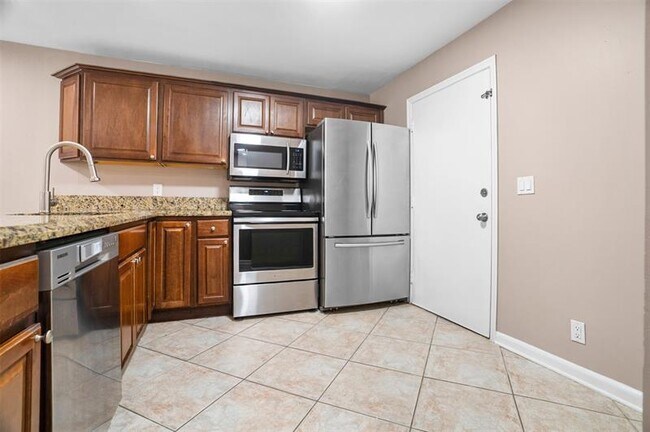 Building Photo - 22615 SW 66th Ave
