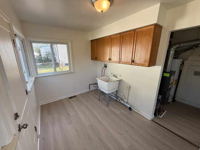Building Photo - 8035 Chapp Ave