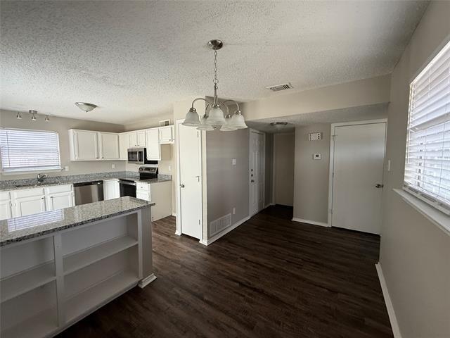 Building Photo - 2203 Chatham Square Ct