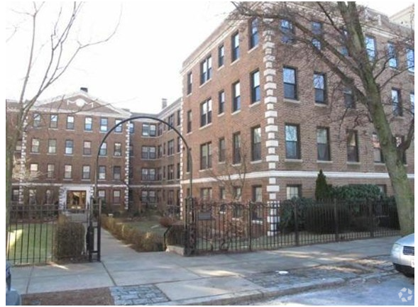 Building Photo - 70 Queensberry St