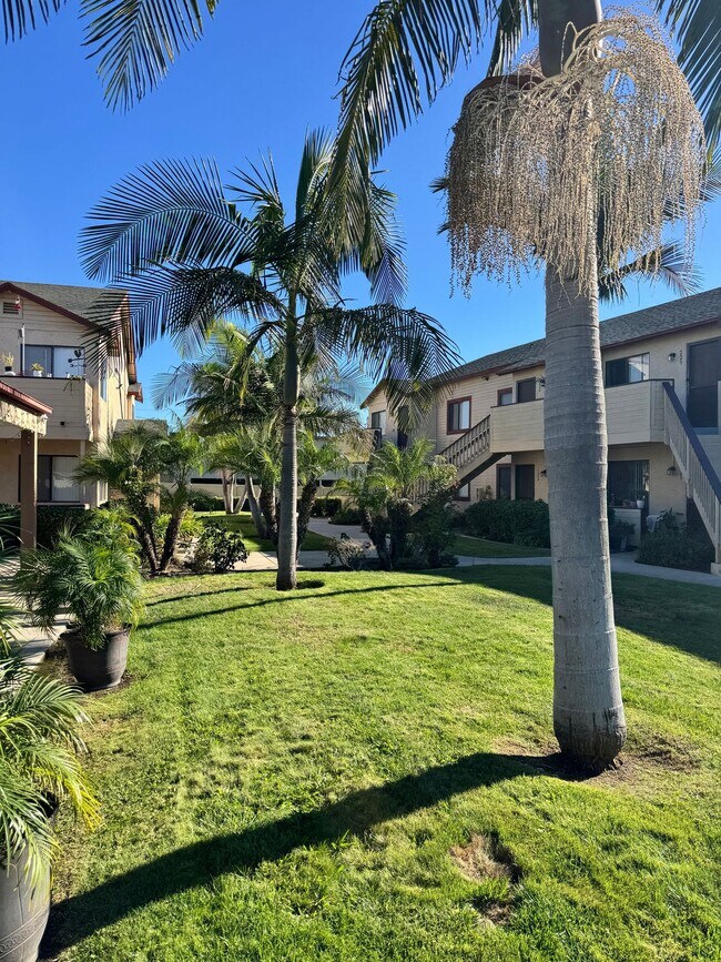 Building Photo - 1 Bedroom, 1 Bath - 55+ Senior Living Comm...