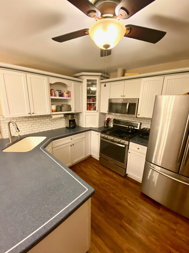 Building Photo - 23545 Valley Starr Dr