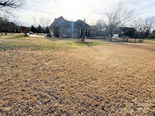 Building Photo - 5919 Newell Dr