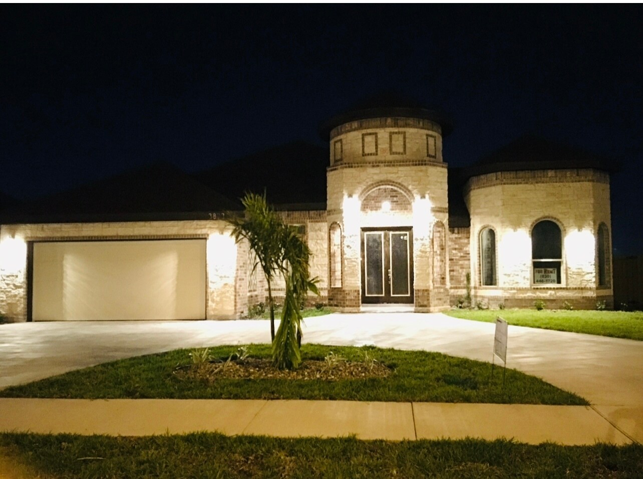 Building Photo - 3873 Tolosa St