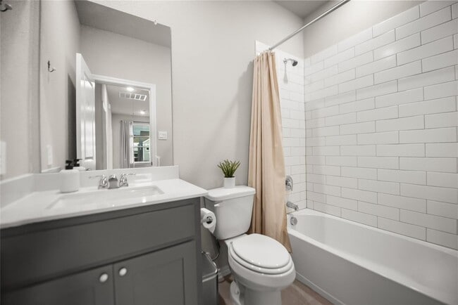 Building Photo - Beautiful and Modern 2-Story Home in Richland Hills!