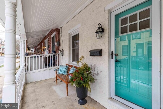 Building Photo - 216 W Lafayette St