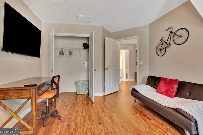 Building Photo - 311 Hambrick Park