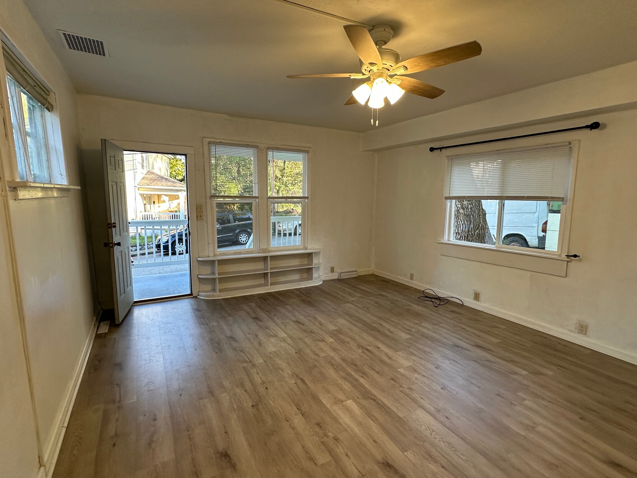 Building Photo - 11 Walker St