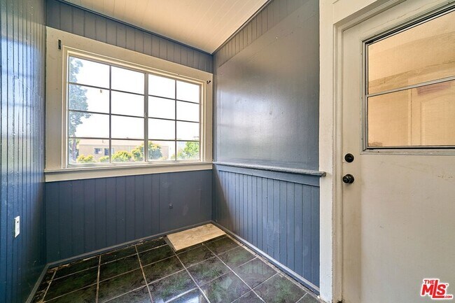 Building Photo - 1347 Valencia St