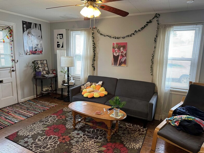 Building Photo - 1401 N Linden St