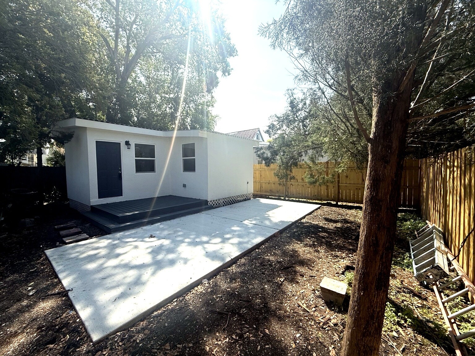 Building Photo - 119 W 26th Ave