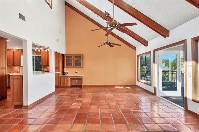 Building Photo - 3601 Coquina Key Dr SE