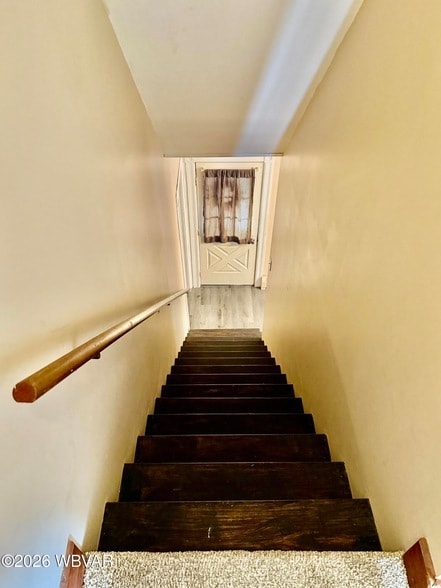 Building Photo - 212 Montour St N