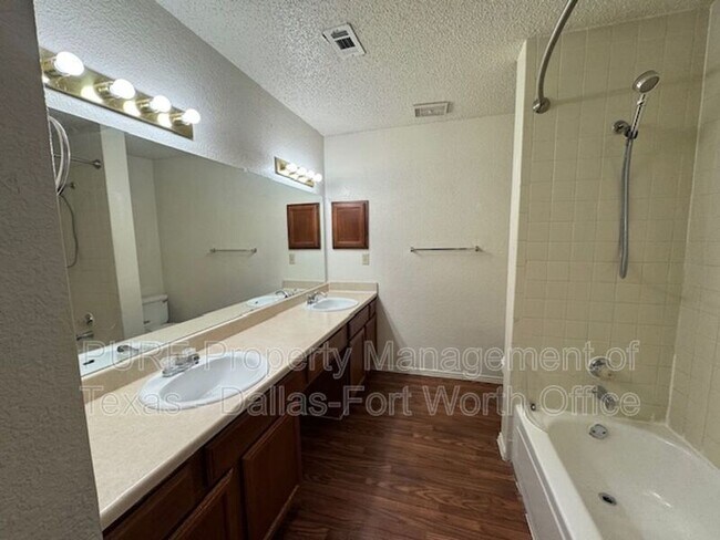 Building Photo - 741 Berkley Plaza