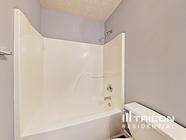 Building Photo - 648 Stonecrest Dr