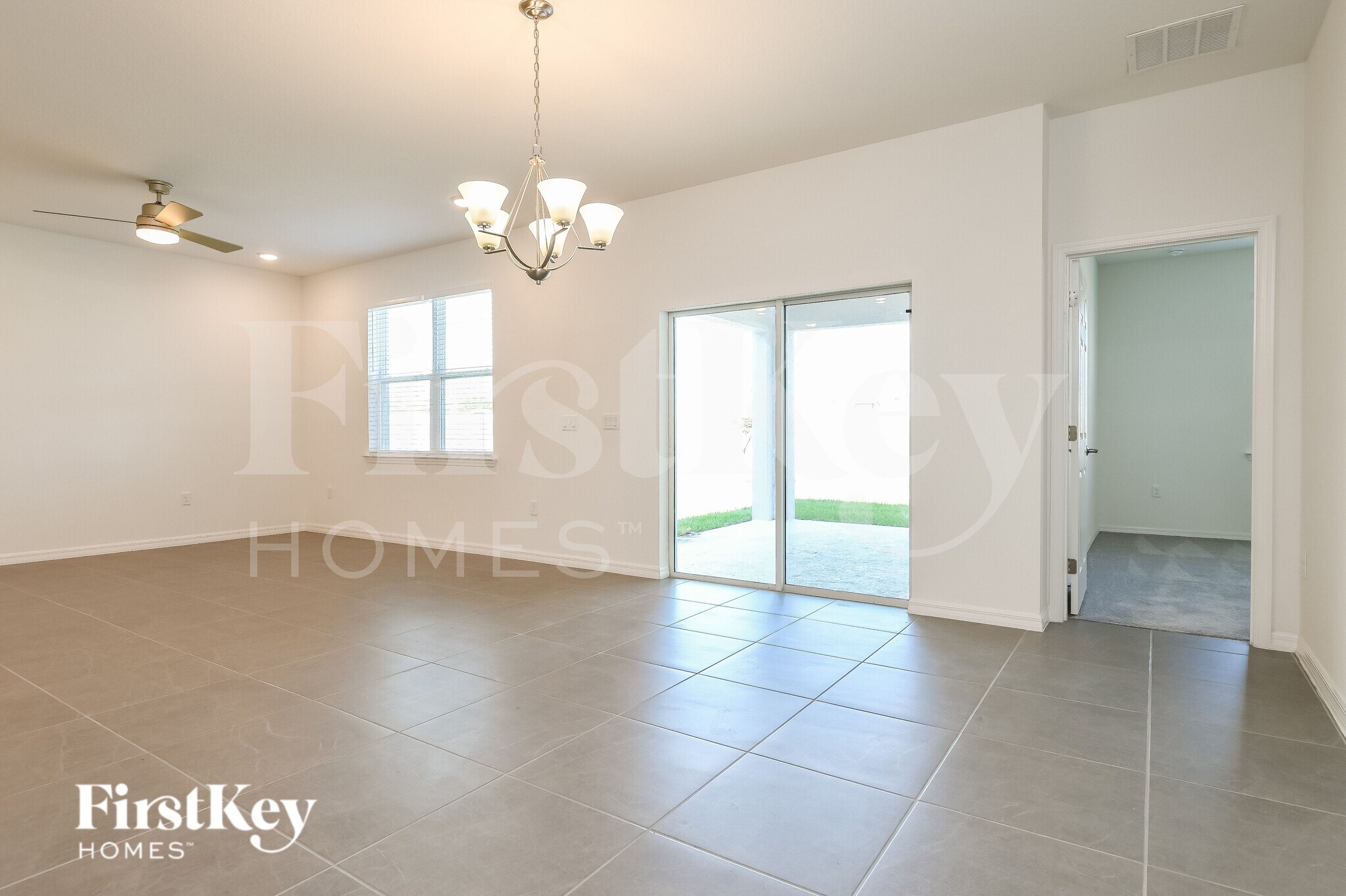 Building Photo - 1240 Spokane Pt