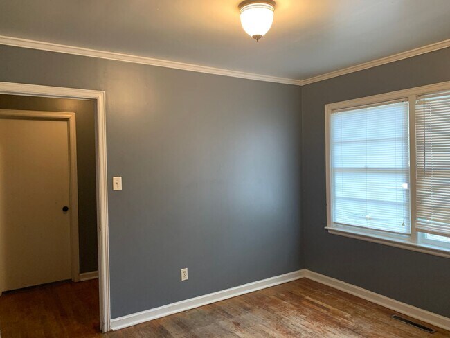 Building Photo - 307 Rosedale Pl