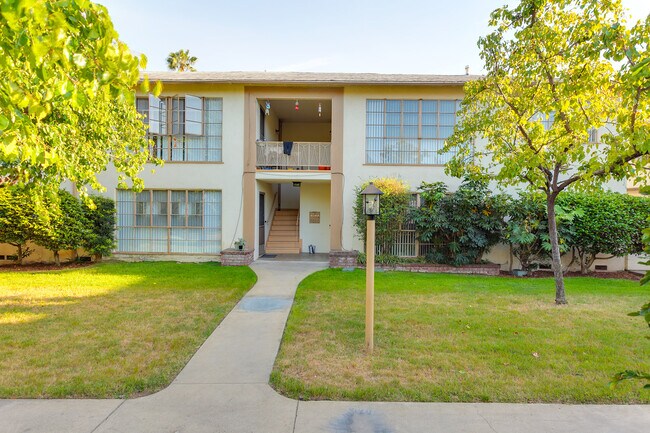 Building Photo - 1401 N Los Robles Ave